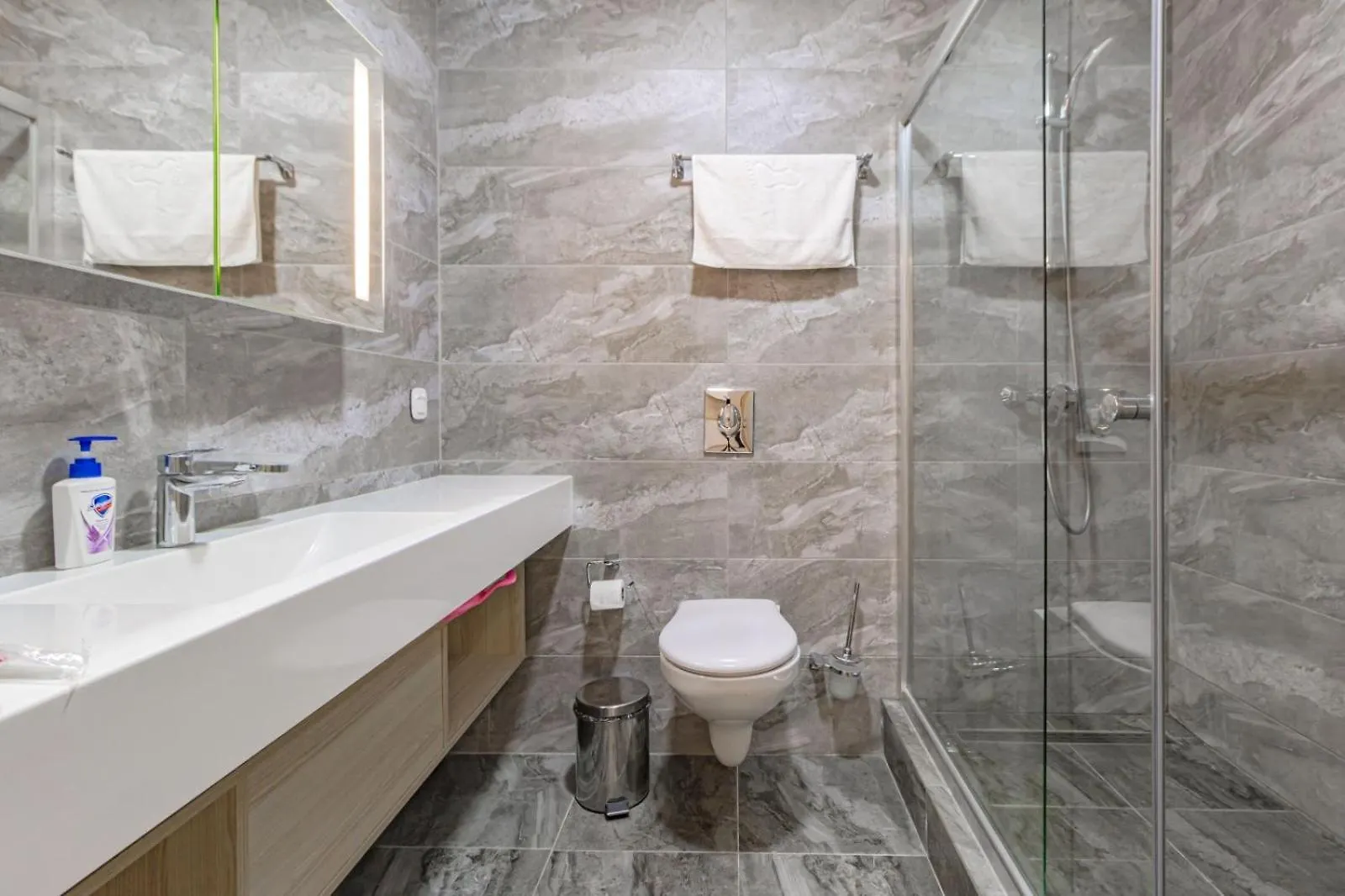Yes Apartments 阿斯坦纳